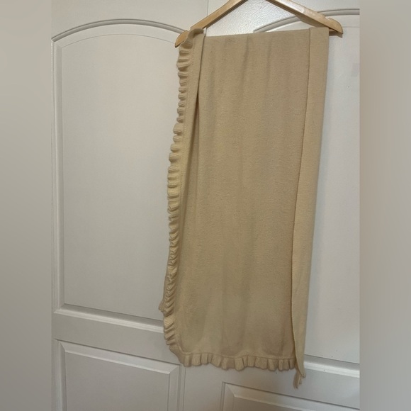 Dior cashmere blend ruffle knit scarf - Picture 8 of 10